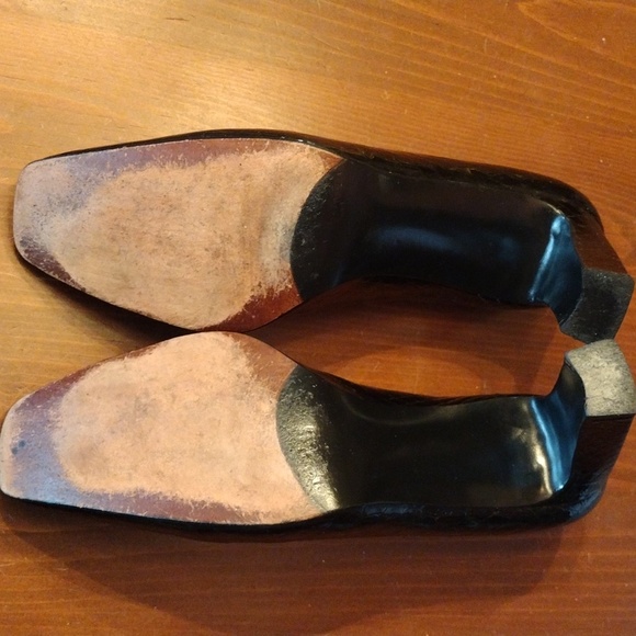 Stuart Weitzman Snakeskin Embossed Patent Leather Heels, Size 8C, Black - Picture 4 of 7